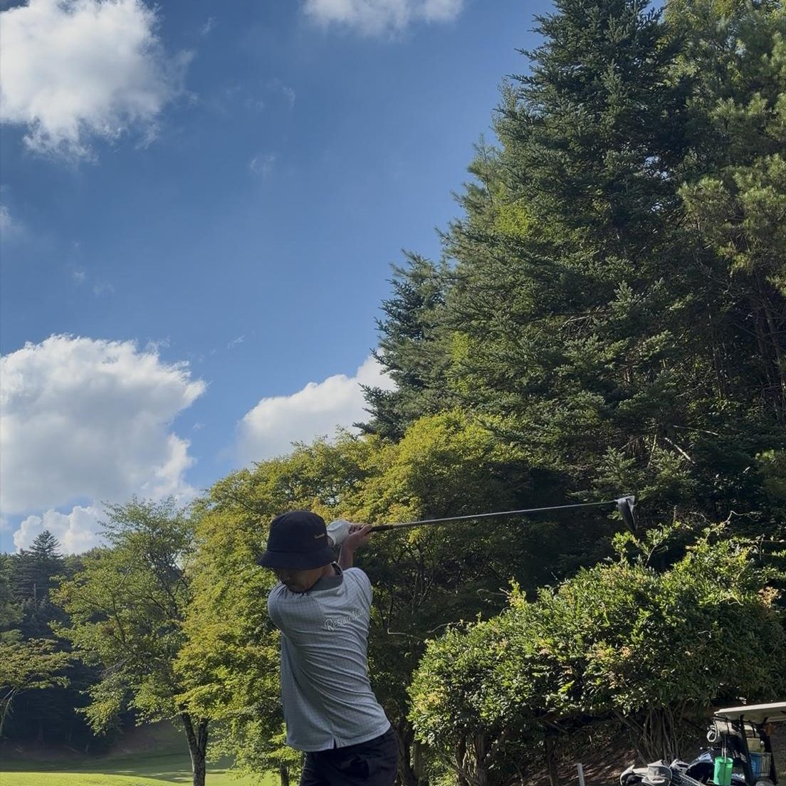 スイングに挑むCHIRO GOLF BASE創業者